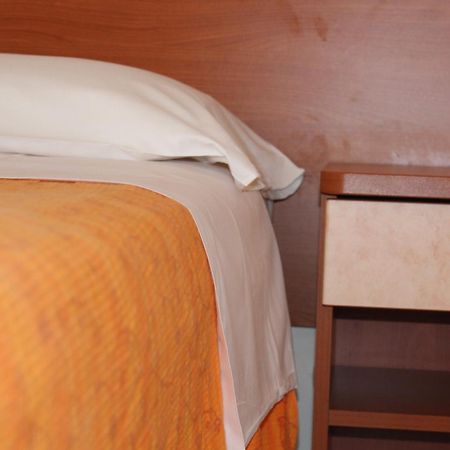 Hotel Holiday Sunshine Summer Misano Adriatico Ruang foto